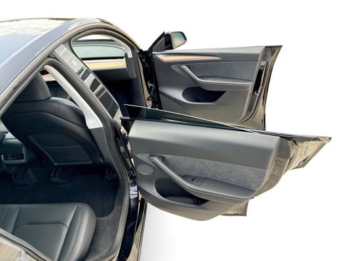 Certified 2023 Tesla Model Y AWD image 12