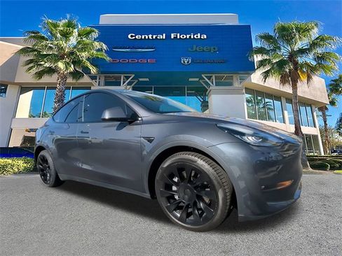 Used 2022 Tesla Model Y Long Range image 2