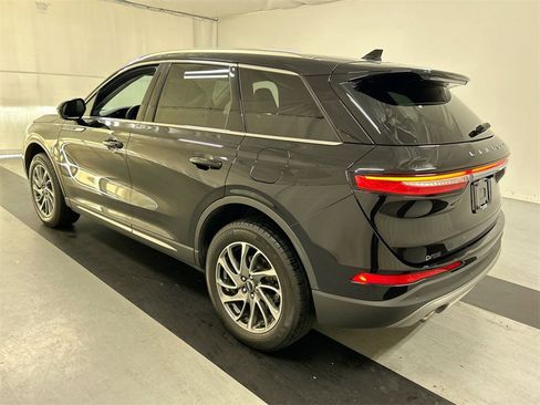 Used 2022 Lincoln Corsair Standard w/ Equipment Group 101A image 7