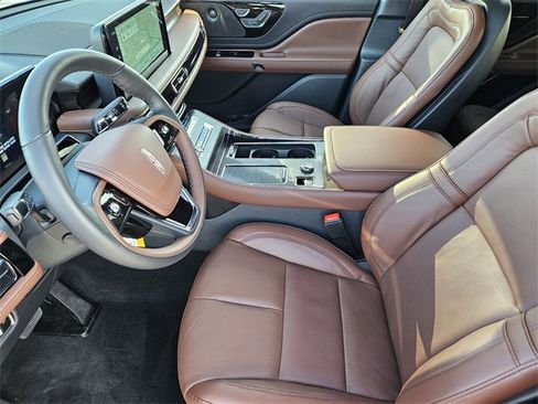 New 2026 Lincoln Aviator Reserve image 12