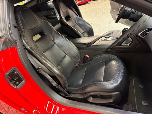 Used 2019 Chevrolet Corvette Stingray Coupe w/ 1LT RWD image 31