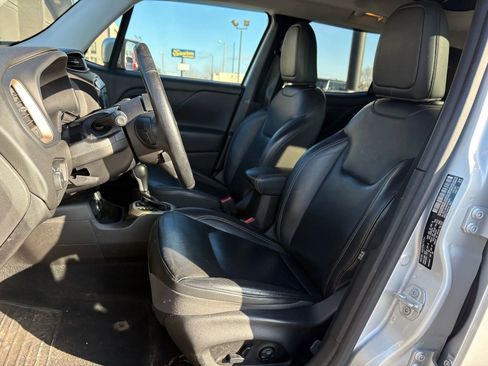 Used 2017 Jeep Renegade Limited image 20