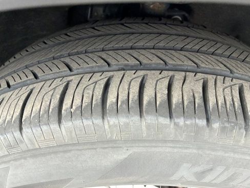 Used 2023 Ford Explorer XLT w/ Equipment Group 202A image 14