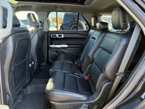 Certified 2020 Ford Explorer XLT w/ Equipment Group 202A image 15