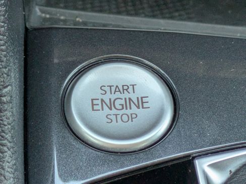 Certified 2023 Volkswagen Tiguan SE image 30