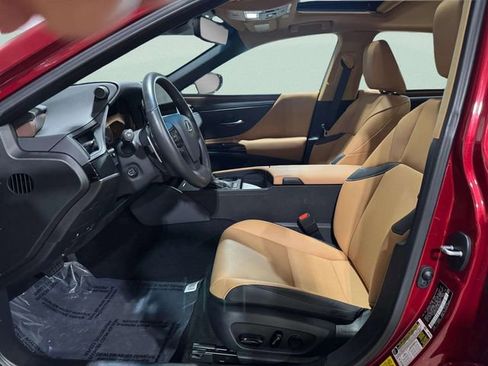 Used 2025 Lexus ES 300h image 27