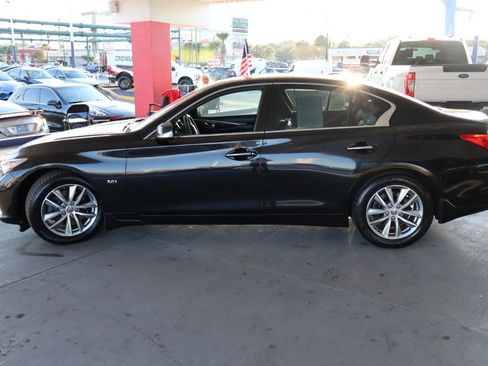 Used 2016 INFINITI Q50 3.0t Premium w/ Driver Assistance Package image 8