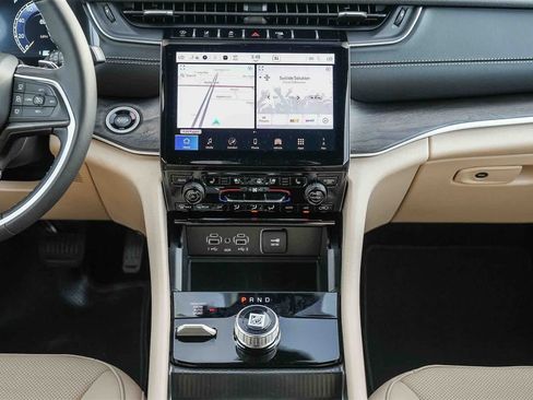 New 2025 Jeep Grand Cherokee L Limited image 13