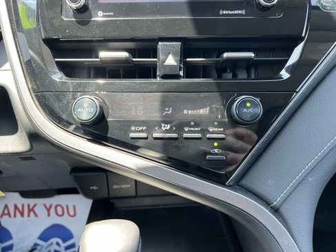 Used 2021 Toyota Camry SE FWD image 20