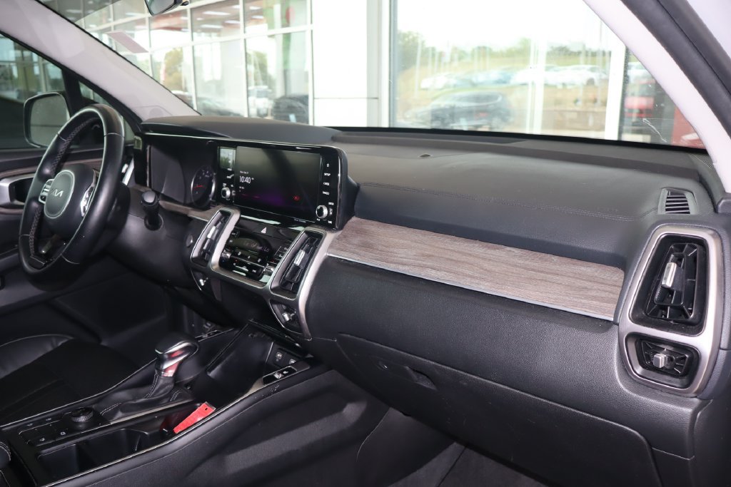 Used 2022 Kia Sorento S w/ Panoramic Sunroof Package AWD/4WD image 49