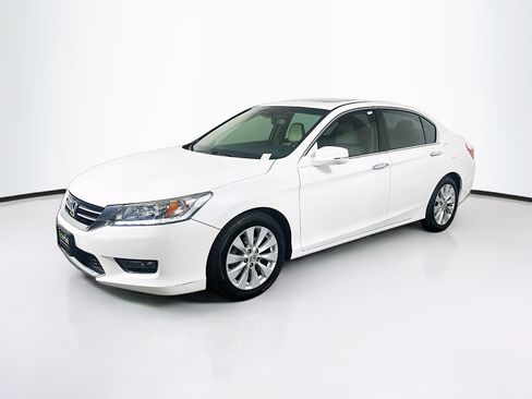 Used 2015 Honda Accord Touring image 3