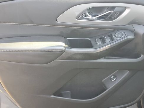 Certified 2021 Chevrolet Traverse LT FWD image 15