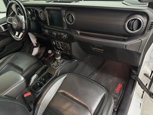 Used 2020 Jeep Gladiator Overland image 10