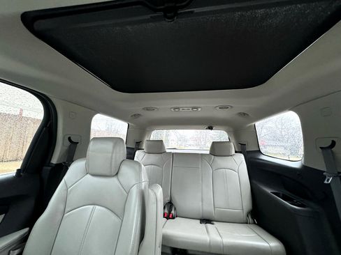 Used 2010 GMC Acadia SLT image 16