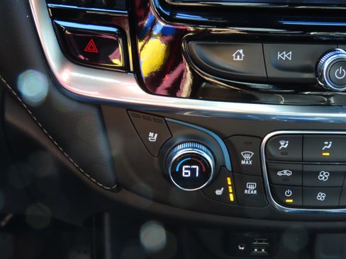 Used 2023 Chevrolet Traverse Premier w/ Redline Edition image 28