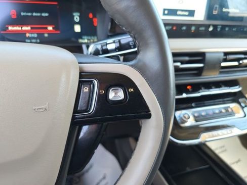 Used 2023 Lincoln Corsair Reserve image 20