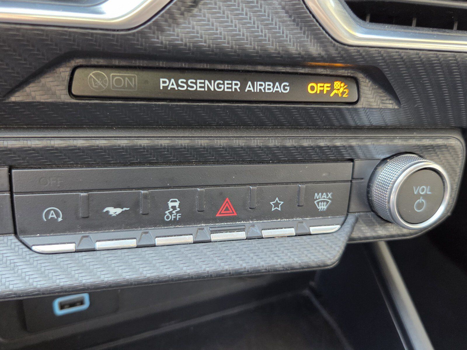 Used 2025 Ford Mustang Premium RWD image 31