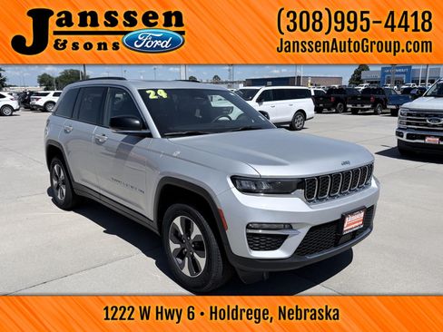 Used 2024 Jeep Grand Cherokee Limited 4xe AWD/4WD image 4