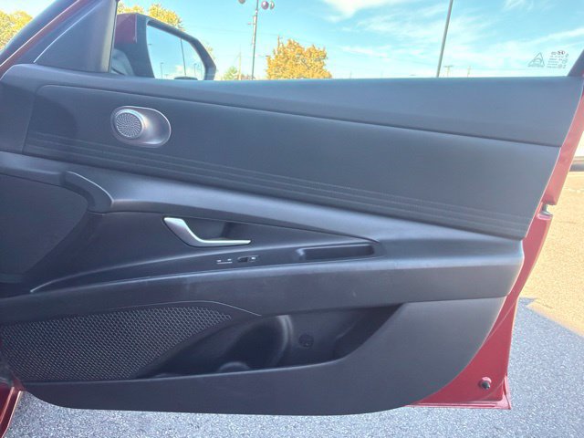 Used 2024 Hyundai Elantra SEL FWD image 9