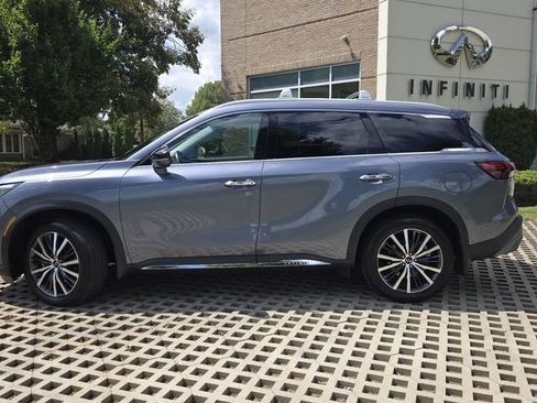 Certified 2023 INFINITI QX60 Sensory w/ Vision Package AWD/4WD image 9