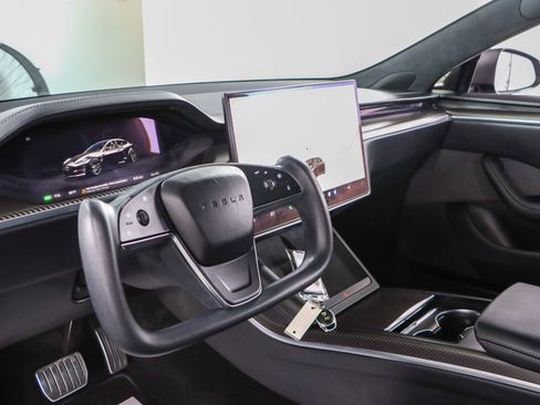 Used 2022 Tesla Model S Plaid image 21