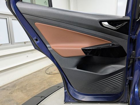 Used 2021 Volkswagen ID.4 Pro S image 17