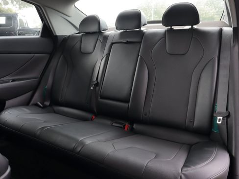Used 2023 Hyundai Elantra Limited FWD image 10
