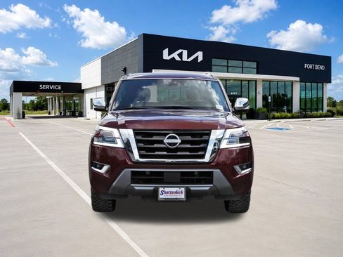 Used 2021 Nissan Armada Platinum w/ Captain's Chairs Package RWD image 2