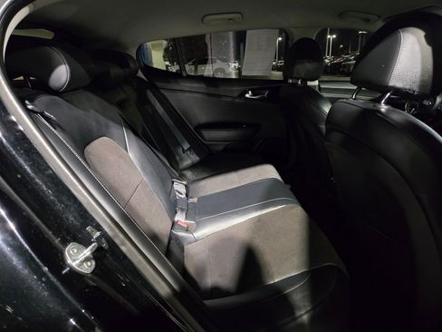 Used 2019 Kia Stinger image 9