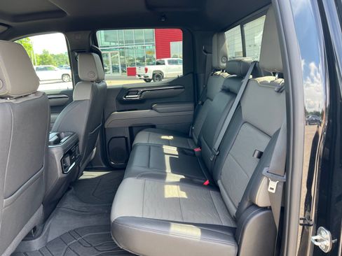 Used 2023 Chevrolet Silverado 1500 ZR2 w/ Technology Package AWD/4WD image 5