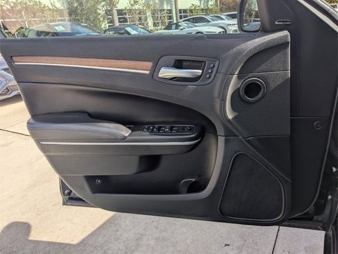 Used 2019 Chrysler 300 C w/ Sun, Sound & Nav Package image 24