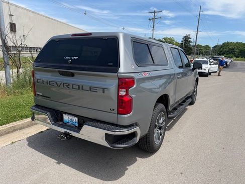 Used 2025 Chevrolet Silverado 1500 LT AWD/4WD image 3