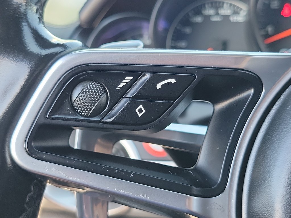 Used 2016 Porsche Cayenne GTS AWD/4WD image 5