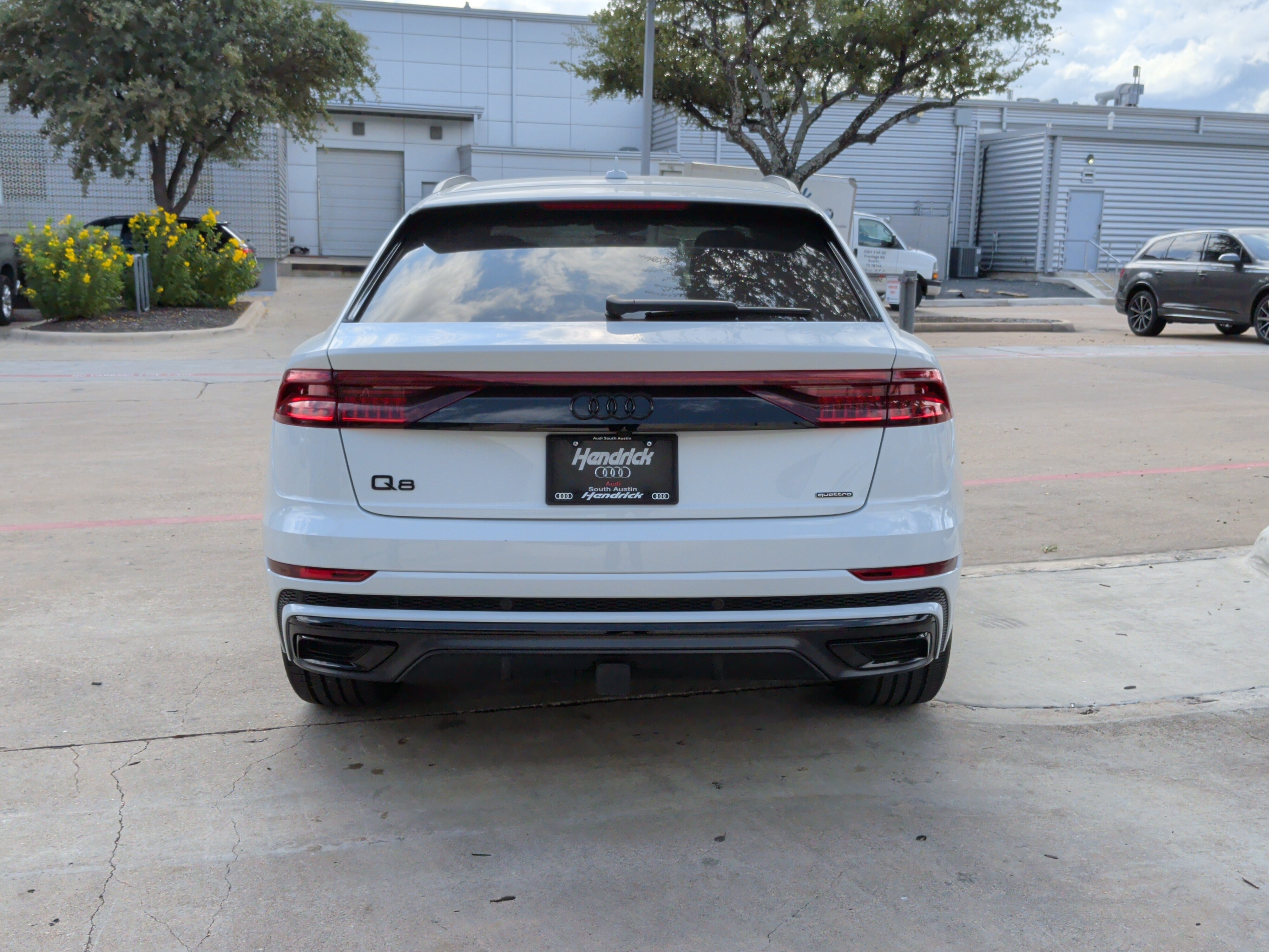 Used 2023 Audi Q8 Prestige AWD/4WD image 9