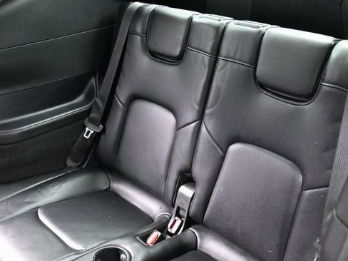 Used 2022 Tesla Model Y Long Range image 36