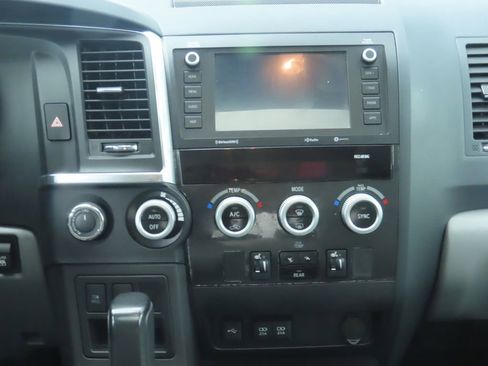 Used 2021 Toyota Sequoia Limited image 14