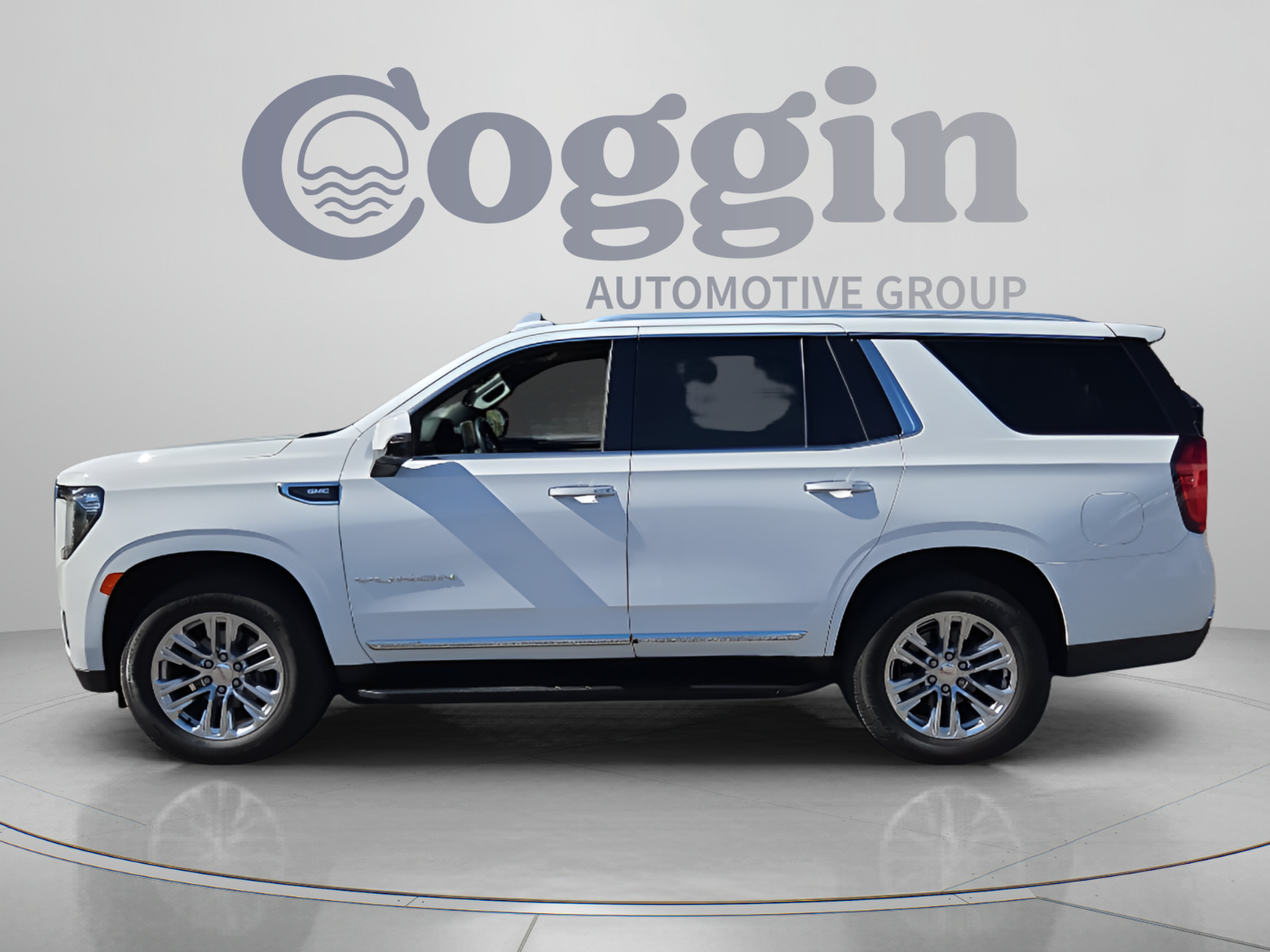 Used 2022 GMC Yukon SLT w/ SLT Premium Package AWD/4WD image 2