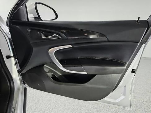 Used 2016 Buick Regal FWD image 25