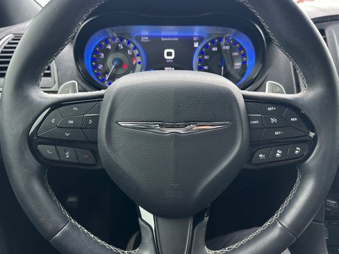 Used 2018 Chrysler 300 S w/ 300S Premium Group image 23
