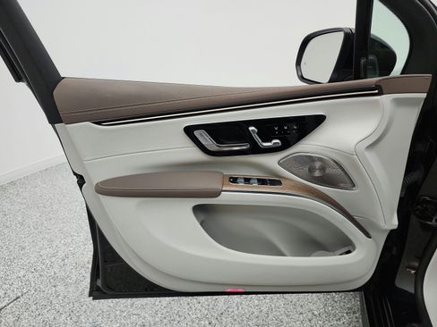 Used 2023 Mercedes-Benz EQS 580 4MATIC SUV image 14