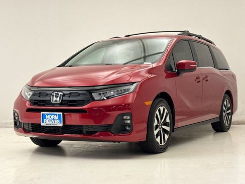 Certified 2026 Honda Odyssey EX-L image 2