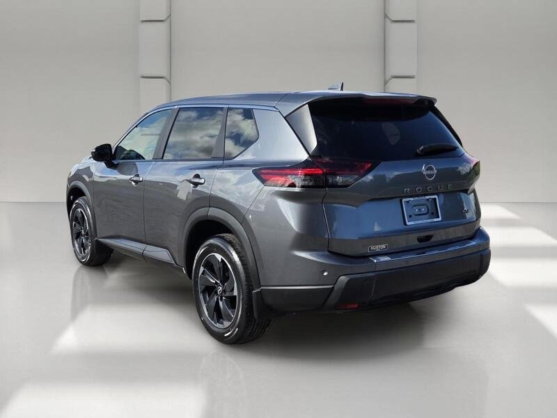 Used 2024 Nissan Rogue SV FWD image 3