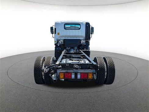 New 2024 Chevrolet Low Cab Forward image 5