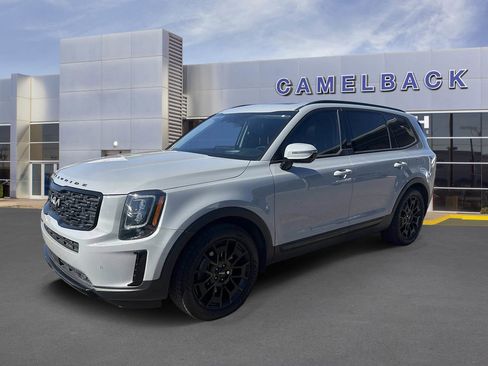 Used 2022 Kia Telluride SX w/ SX Prestige Package AWD/4WD image 2