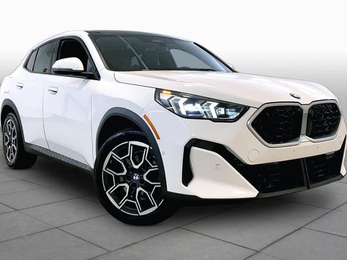 Used 2025 BMW X2 xDrive28i AWD/4WD image 2