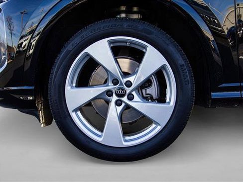 Certified 2025 Audi Q5 Premium Plus w/ Premium Plus image 9