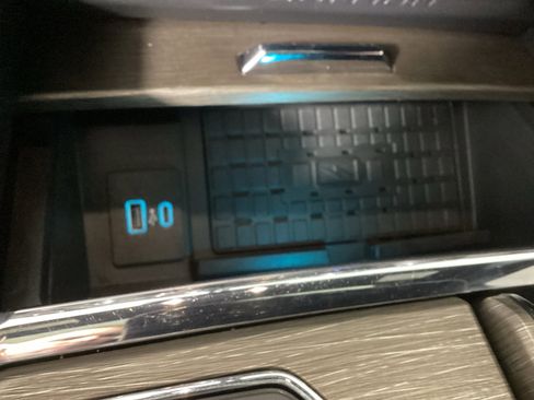 Used 2022 Ford Expedition Max Limited image 29