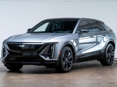 Used 2024 Cadillac Lyriq Sport AWD/4WD image 3