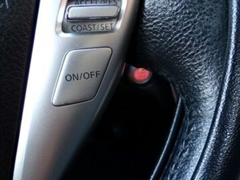Used 2015 Nissan Sentra SV FWD image 31