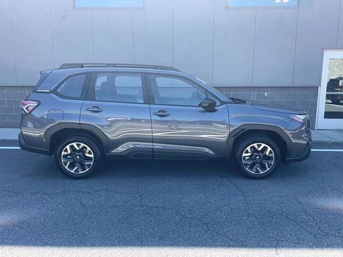 Used 2025 Subaru Forester image 4